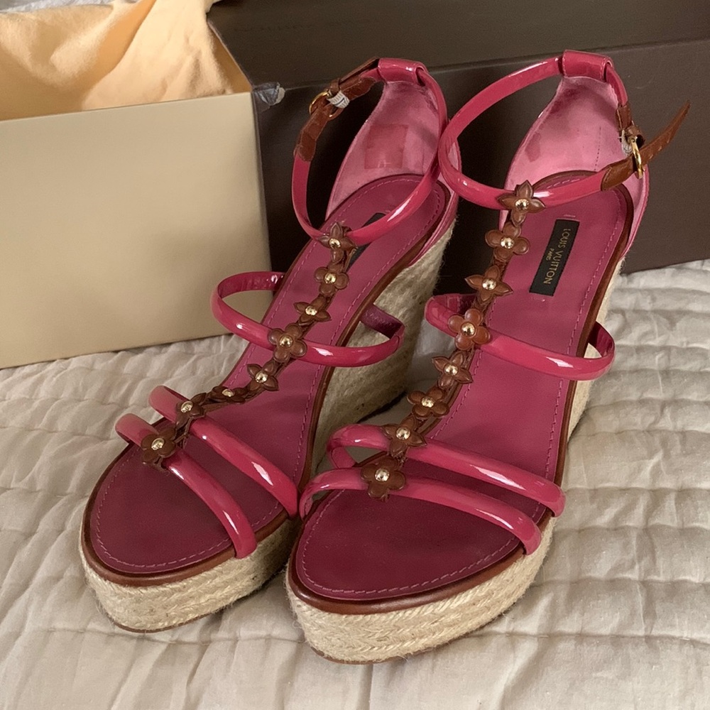 Louis Vuitton wedge sandals rose
